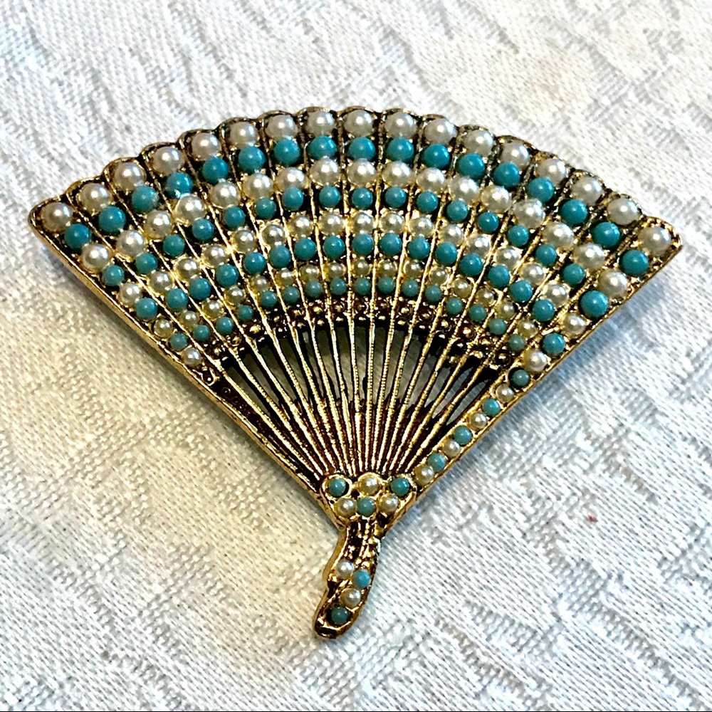 Fan Brooch